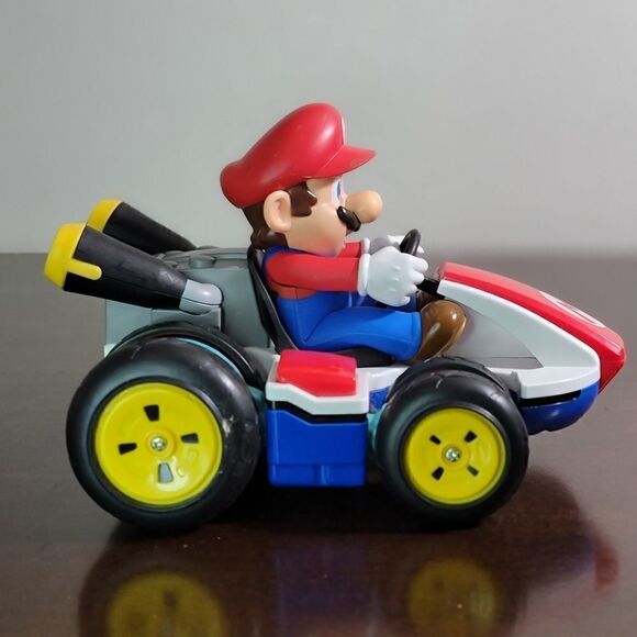 Nintendo Switch Super Mario Kart 8 RC Toy Mini Remote Control Car Racing Deluxe - Picture 6 of 12